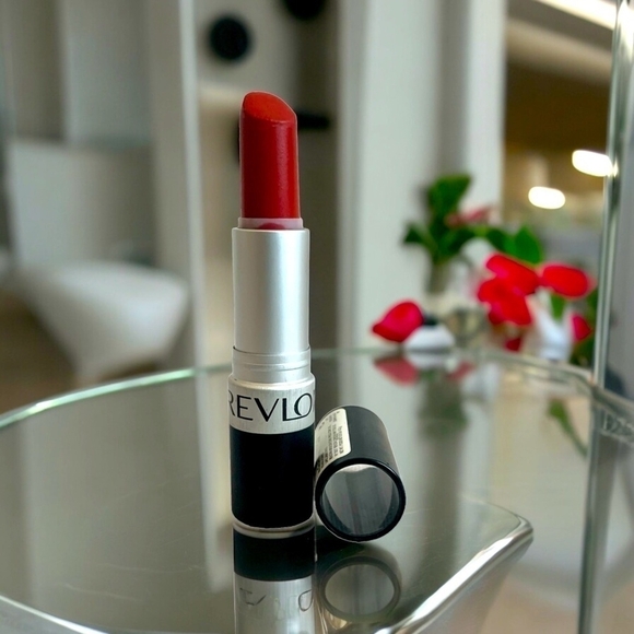 Lipstick REVLON Matte Lipstick Lip Rouge Lip Color 006
REALLY RED - Picture 1 of 5